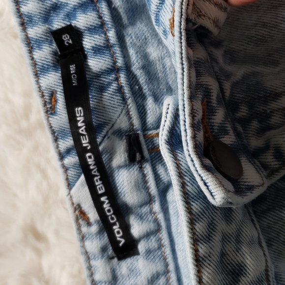 Volcom jean shorts - Picture 3 of 3